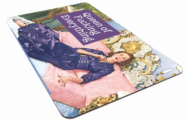 FRÜHSTÜCKSBRETTCHEN - QUEEN OF FUCKING EVERYTHING auf einer Tiefencastel Wunschliste / Geschenkidee