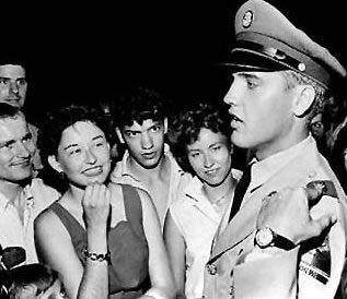 Elvis Presley - mit Crowd